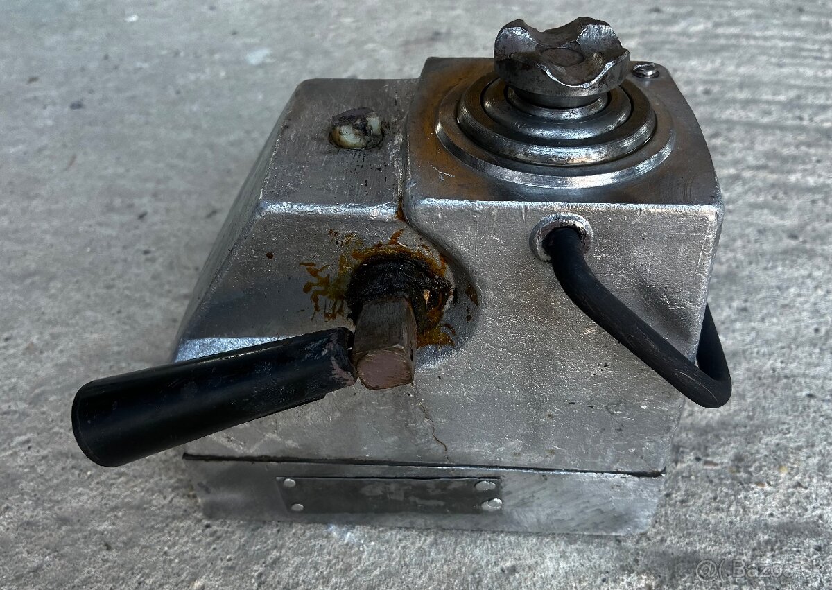 Zdvihák / Hever - 11