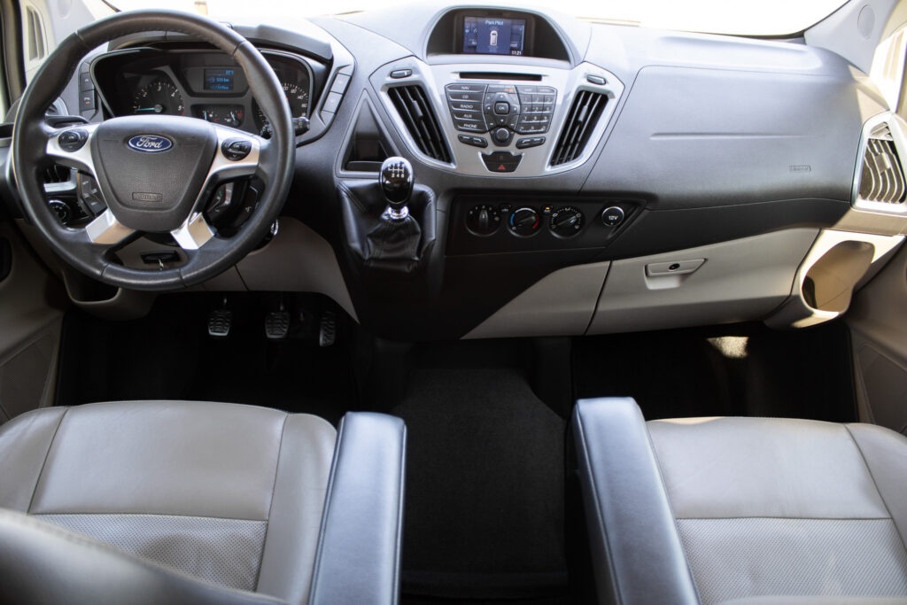 Ford Tourneo Custom 2.2 TDCi Titanium 114kW (2015) - 11