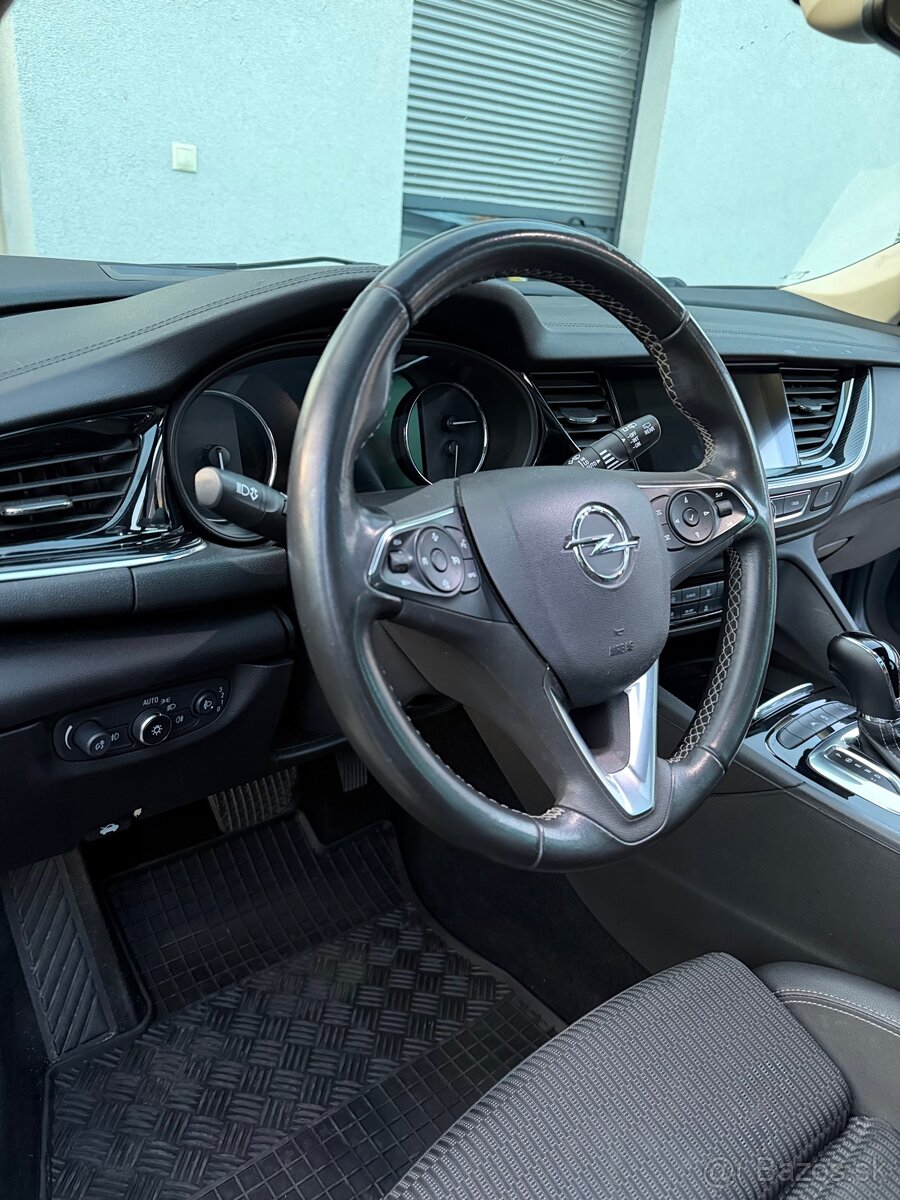 Opel Insignia - 11