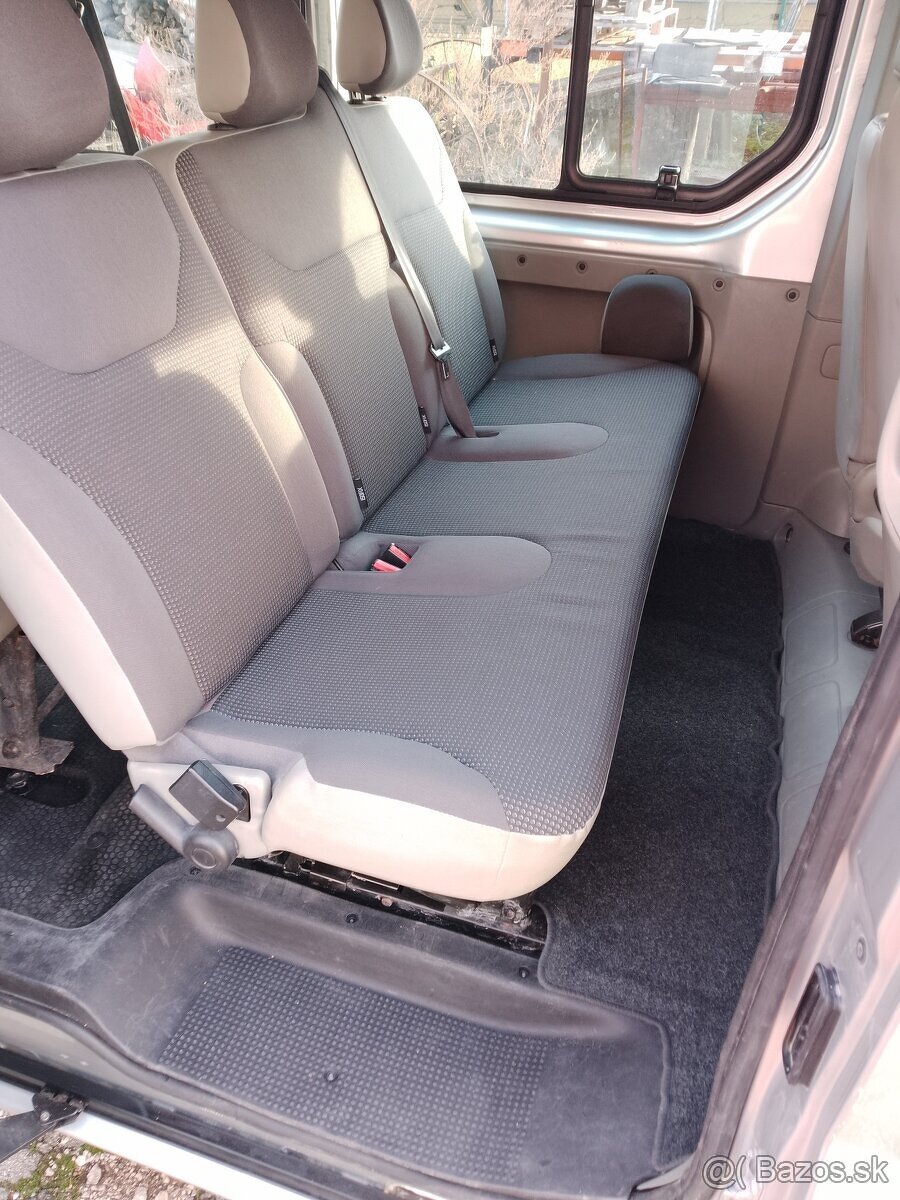 Opel vivaro long 2,0dci - 11