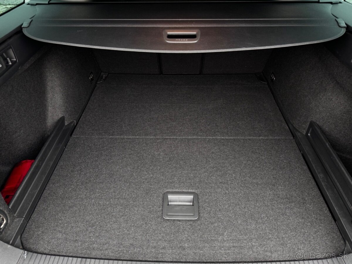 Volkswagen Passat Variant 2.0 TDI Elegance 4Motion DSG - 11