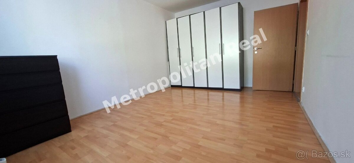 Slnečný a klimatizovaný 3 izbový byt s loggiou pri parku – foto 6