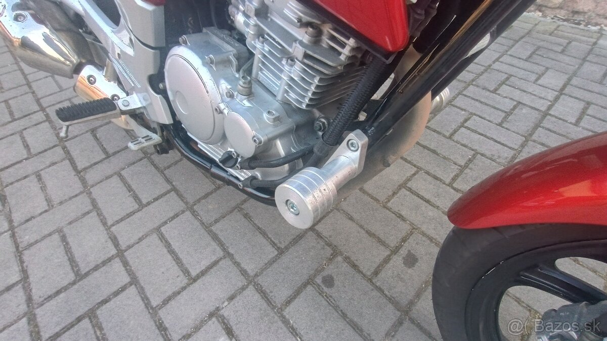 YAMAHA YBR250 - 11