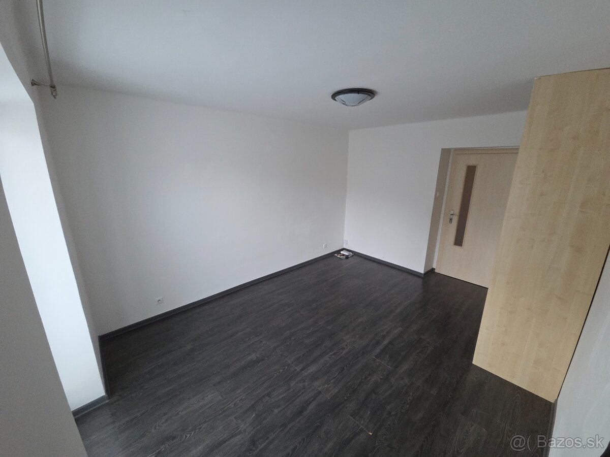 Na predaj 2 izbový byt s balkónom v Poprade centrum - 11