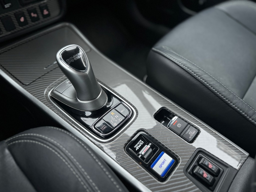 Mitsubishi Outlander 2.4 PHEV 4x4 - 11