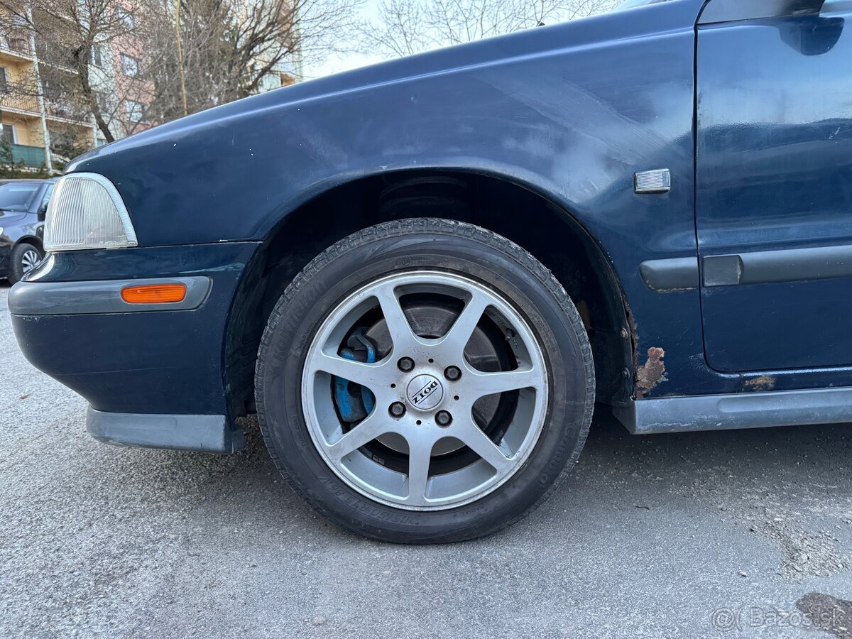 Volvo v40 1.8 85kw LPG - 11