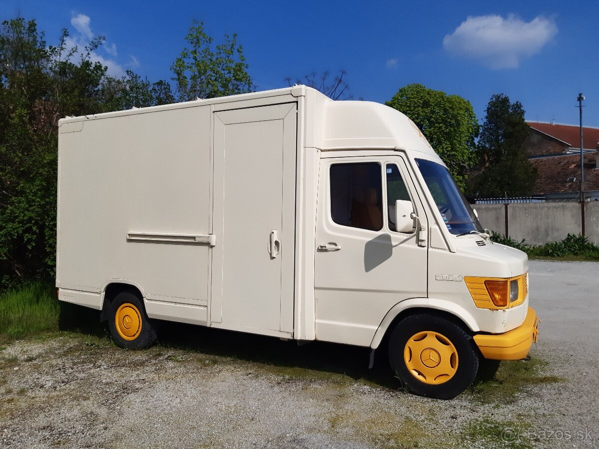 prerobený karavan Meredes-Benz 308D-P - 11