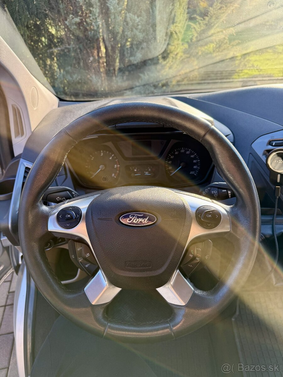 TOURNEO CUSTOM 2,2 114kw,po GO,TitaniumX, 8 míst,nez.top,DPH - 11