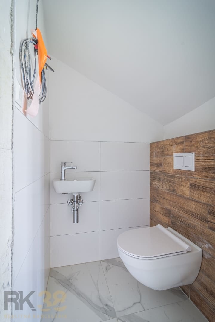 Novostavba 4-izbového rodinného domu v podhorí Tatier - 11