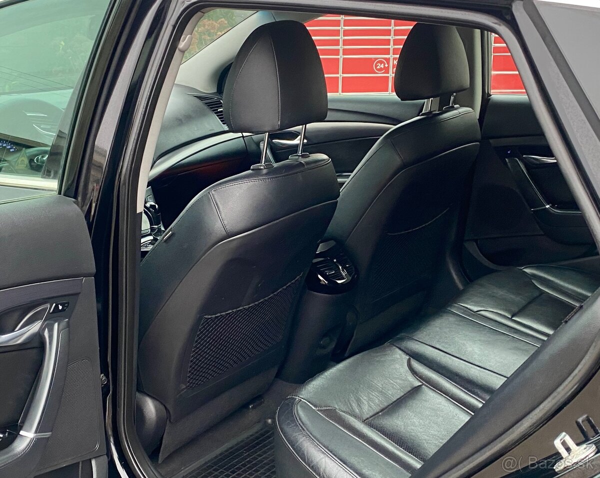 Predám Hyundai i40 SPORT CW(KOMBI) 1.7 CRDi R.V 2013 Kup SR - 11