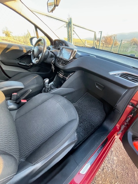 Predám Peugeot 208 Style - 11