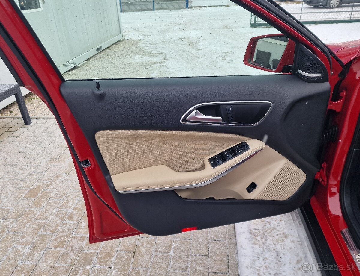 MERCEDES-BENZ GLA 180 A/T - 11