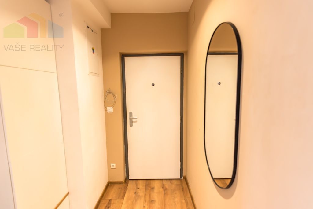 Na predaj luxusný 2-izbový byt s dvoma balkónmi, garážou a v - 11