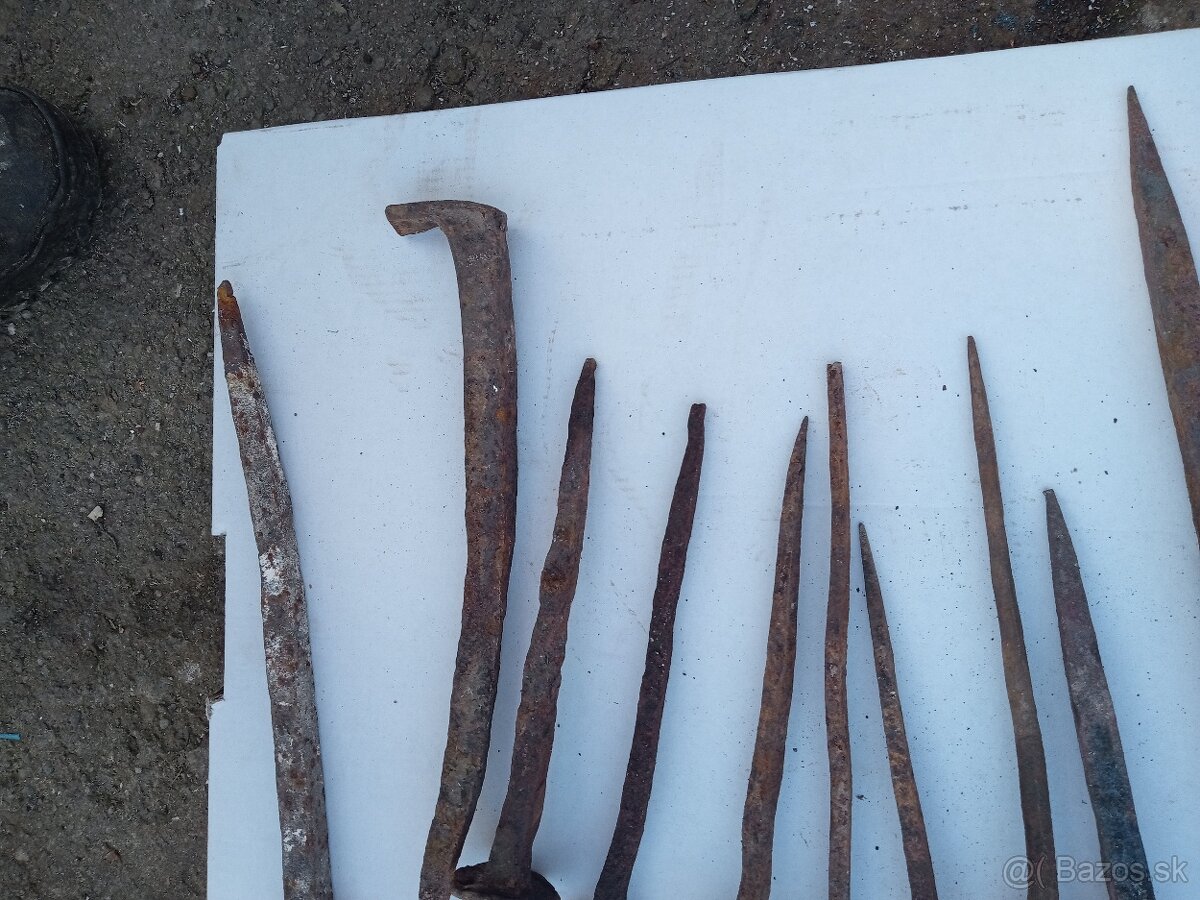 Kované klince klamre - 11