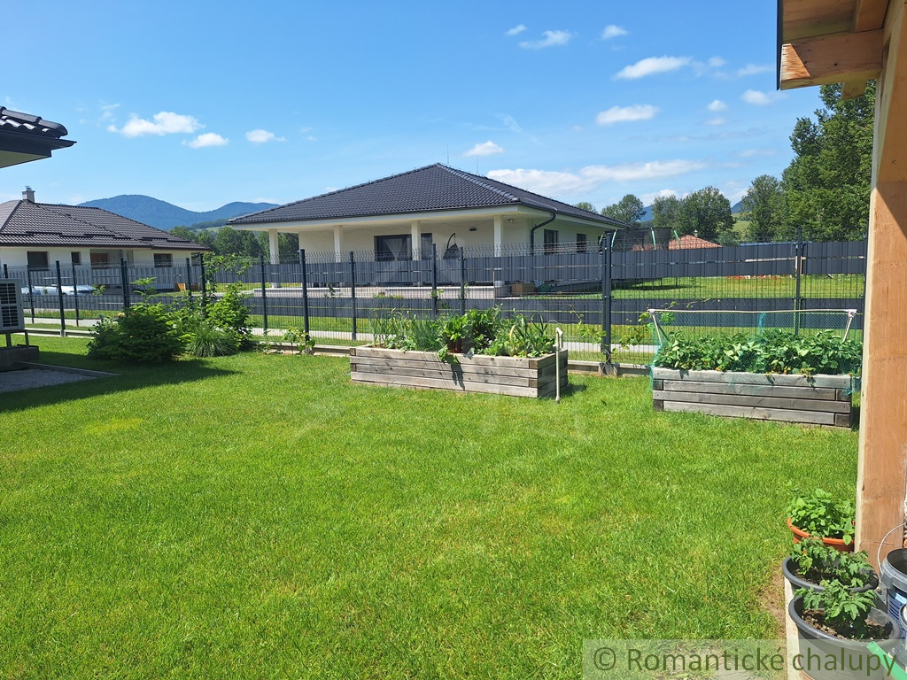 Novostavba bungalovu s veľkým pozemkom 909 m2 v obci Ivach - 11