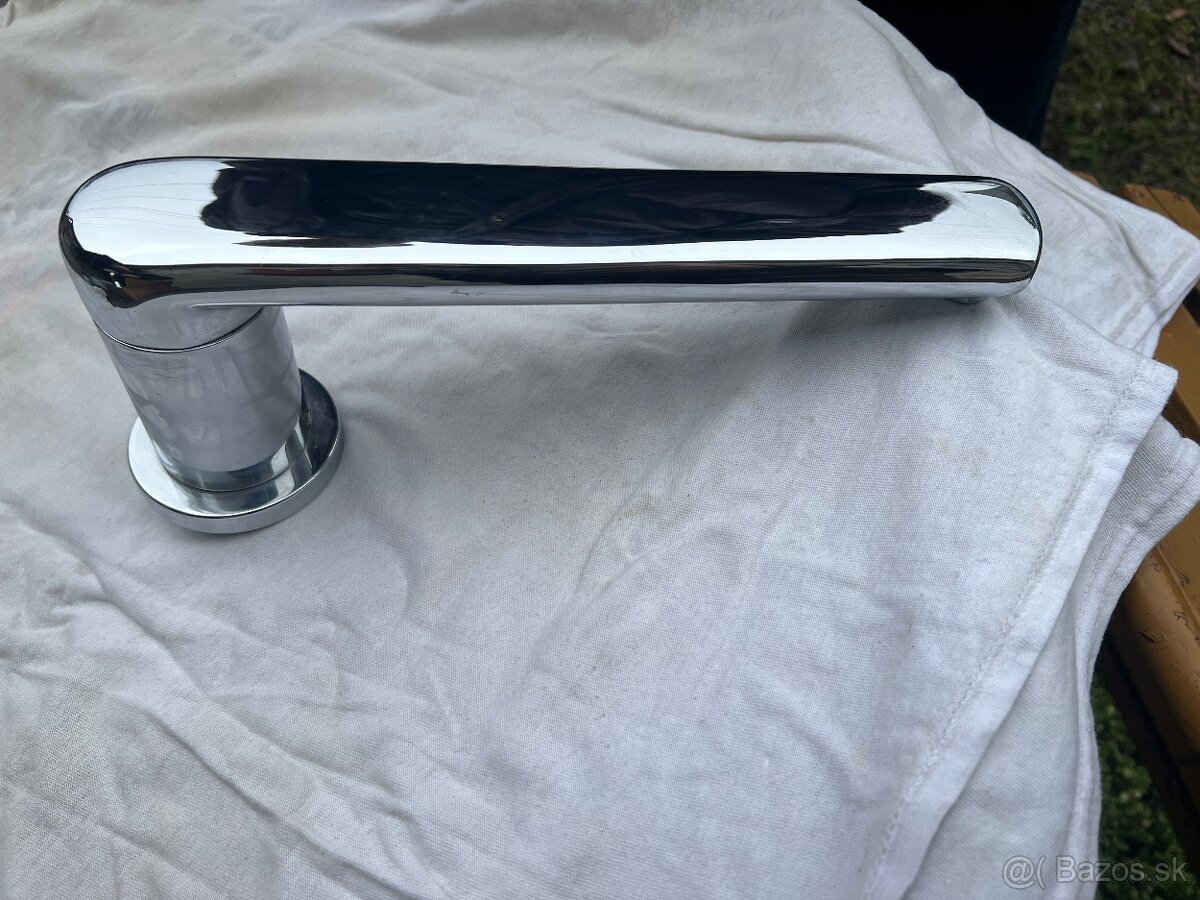 Vodovodné batérie a kúpeľňové komponenty - 11