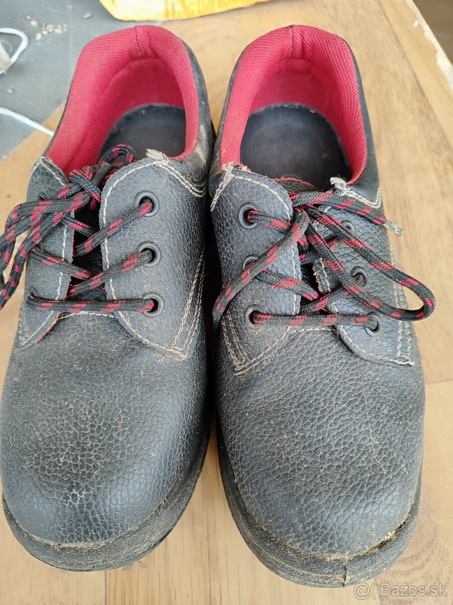 PREDÁM PRACOVNÚ OBUV - 11