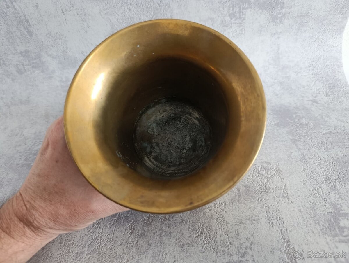 Starý mosazný mažiar s tloukem a erbem - 11