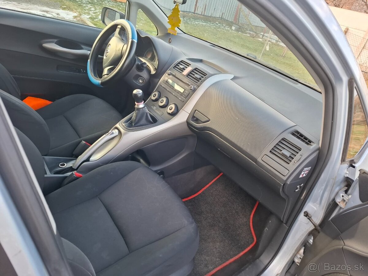 Toyota Auris 1,4T 5D - 11