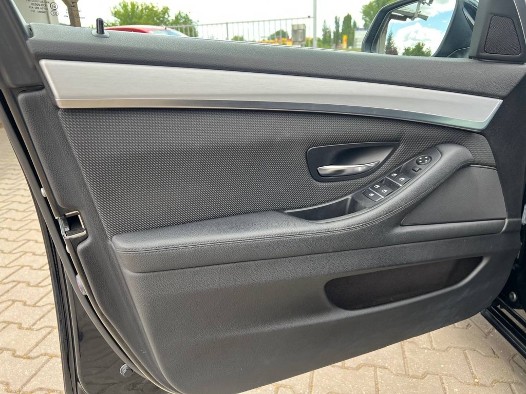 BMW Rad 5 Touring 520d 190k A/T - 11