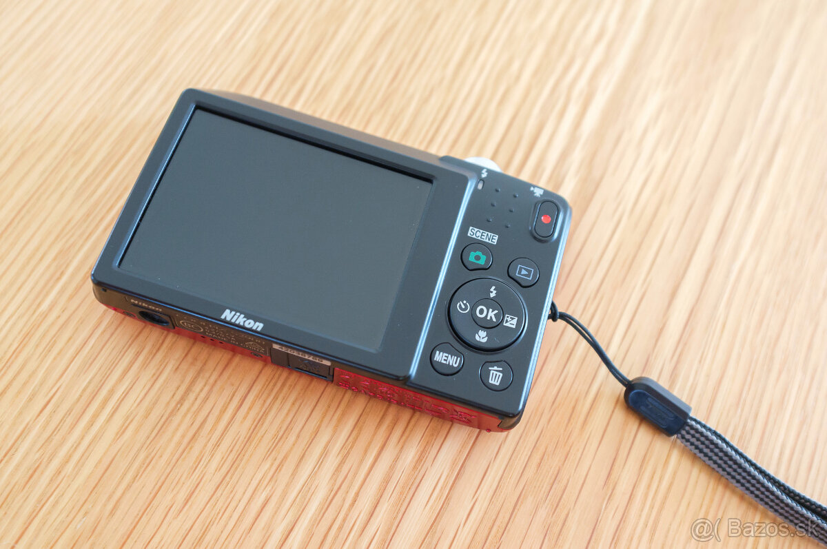 Nikon Coolpix S2900 červený - 11