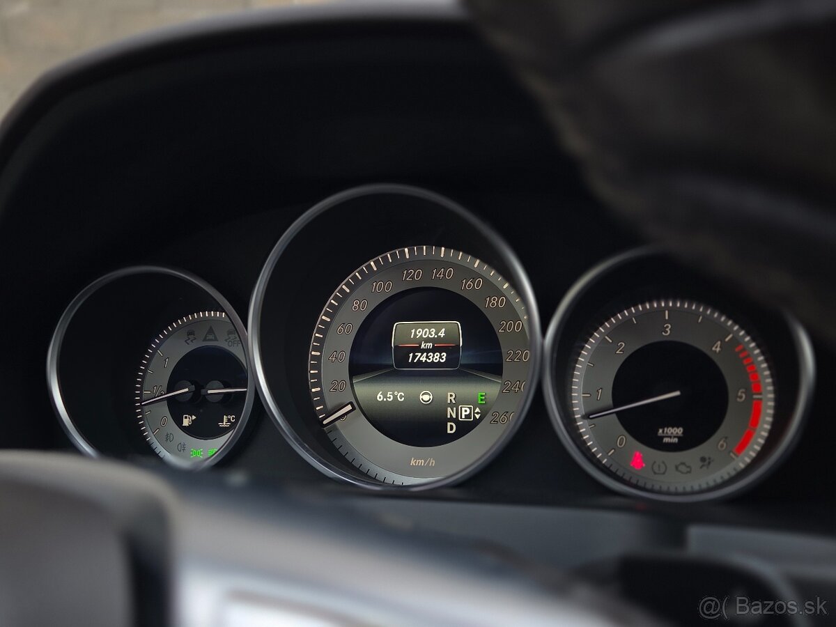 Mercedes-Benz E Coupe 350d AMG - 11