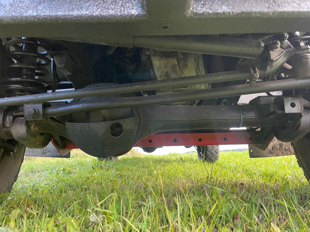 Land Rover Defender 110 TD5 - 11