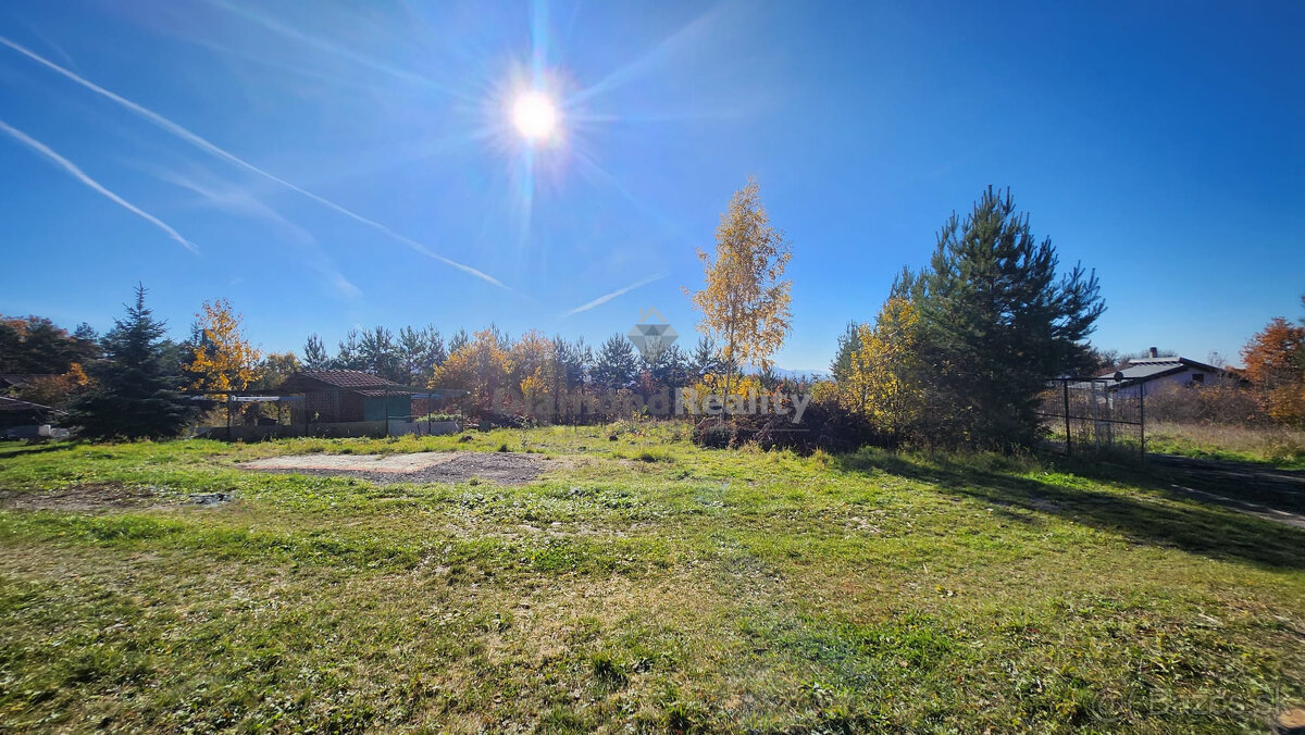 Krásny slnečný pozemok s úžasnými výhľadmi - PREDAJ - 11