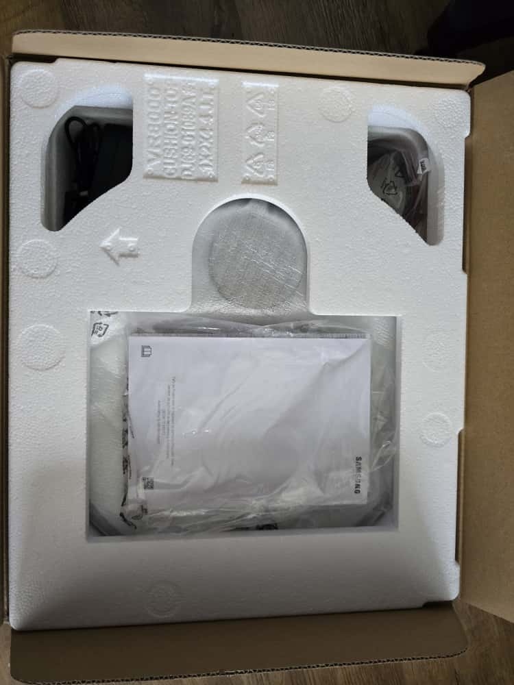 Predam roboticky vysavac Samsung Jet Bot VR30T80313W - 11