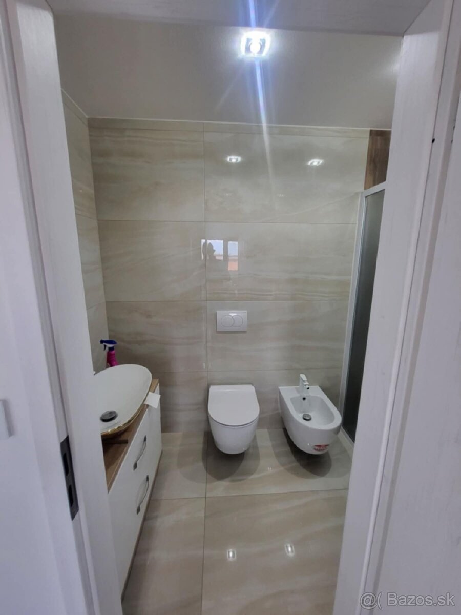 Vila s bazénom na predaj v centre ostrova Vir, Chorvátsko - 11