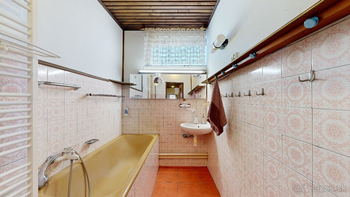 RD s 2 bytovými jednotkami - 170m2, Odbojárska ulica - 11