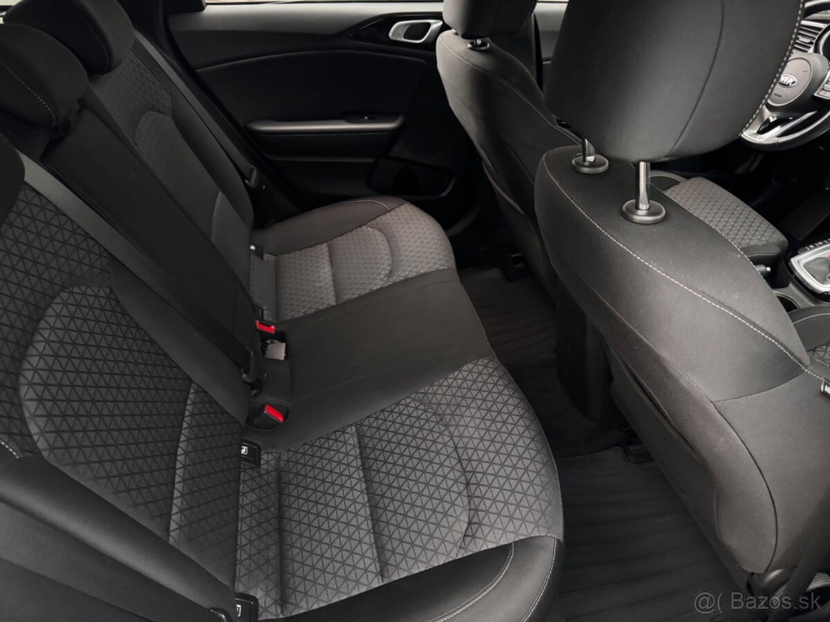 Kia Ceed SW 1.5 T-GDi Gold A/T - 11