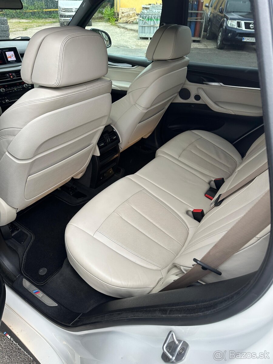 BMW X5 M50d - 11