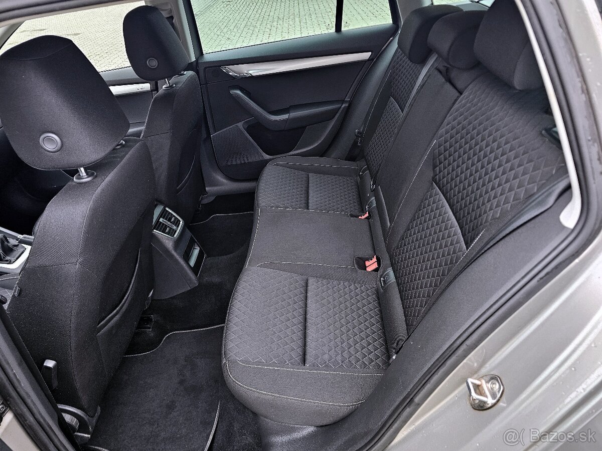 Škoda Octavia Combi 2.0 TDI M6 Edition Ťažné R17 - 11