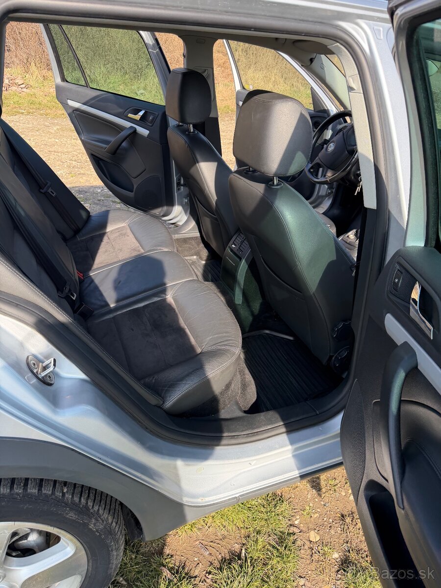 Škoda Octavia Scout - 11