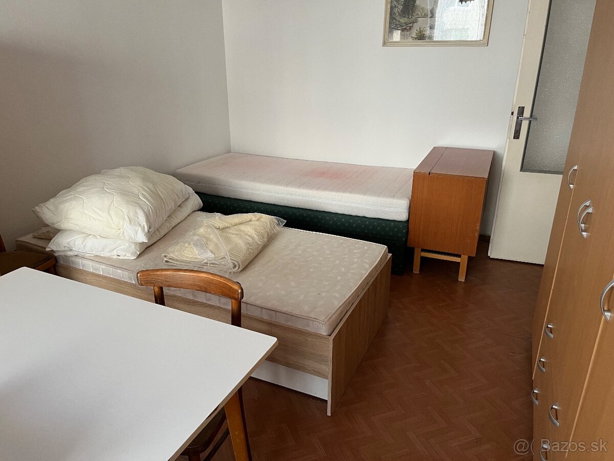 Retro starožitnosti nábytok - 11