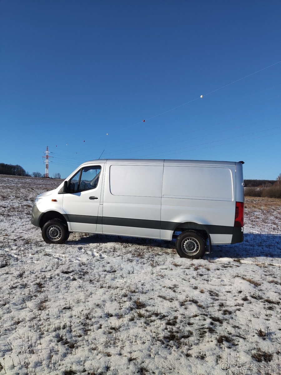 Predám Mercedes Sprinter 4x4, automat - 11