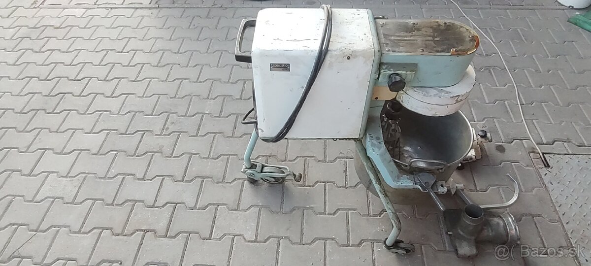 Mlynček, robot Feuma ascobloc - 11