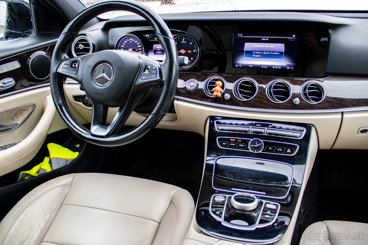 Mercedes-Benz E trieda Sedan 220 d 4MATIC - 11