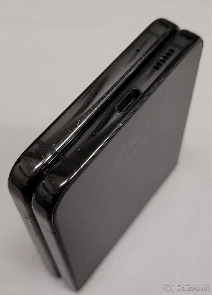 Samsung Galaxy Z Flip 4 Čierny - 11