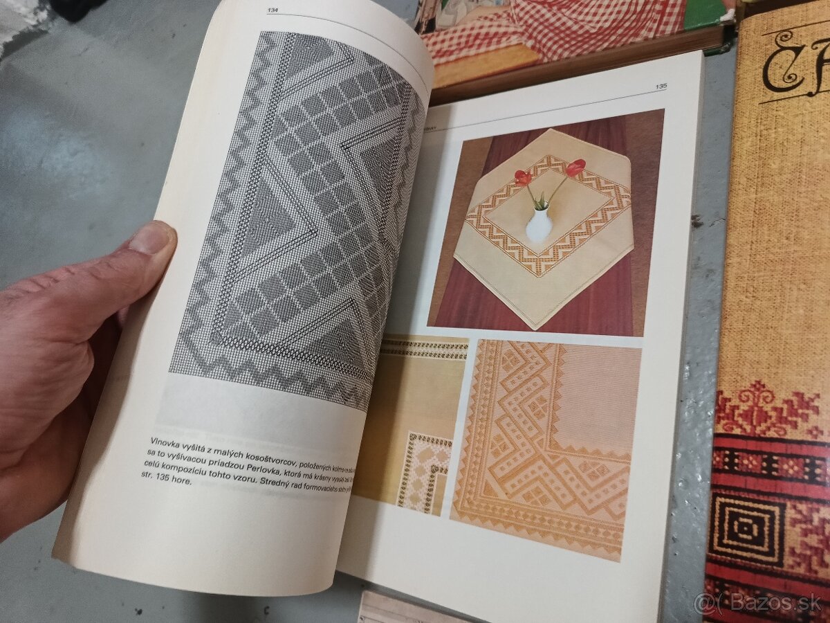 knihy o vyšívaní, výšivkách, ručné práce, kroj - 11