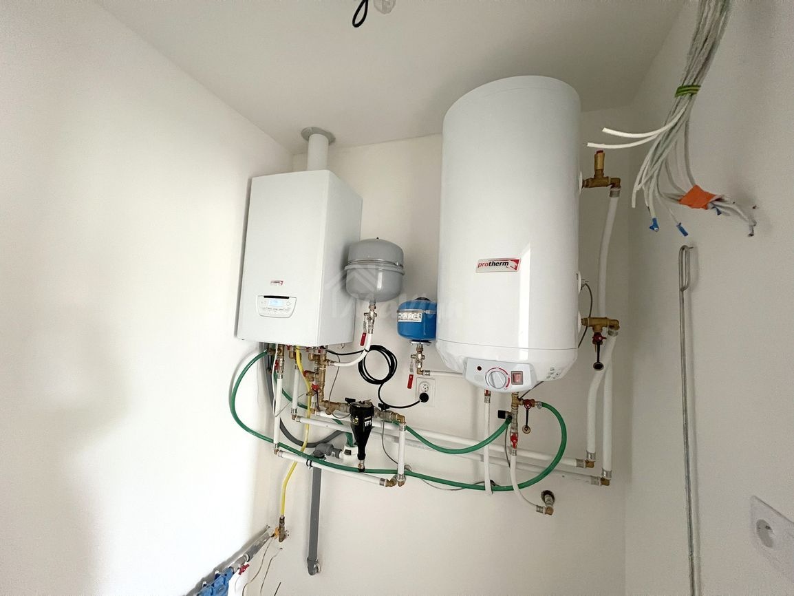 NOVOSTAVBA dokončená v obci Šišov poz.700m2 - 11