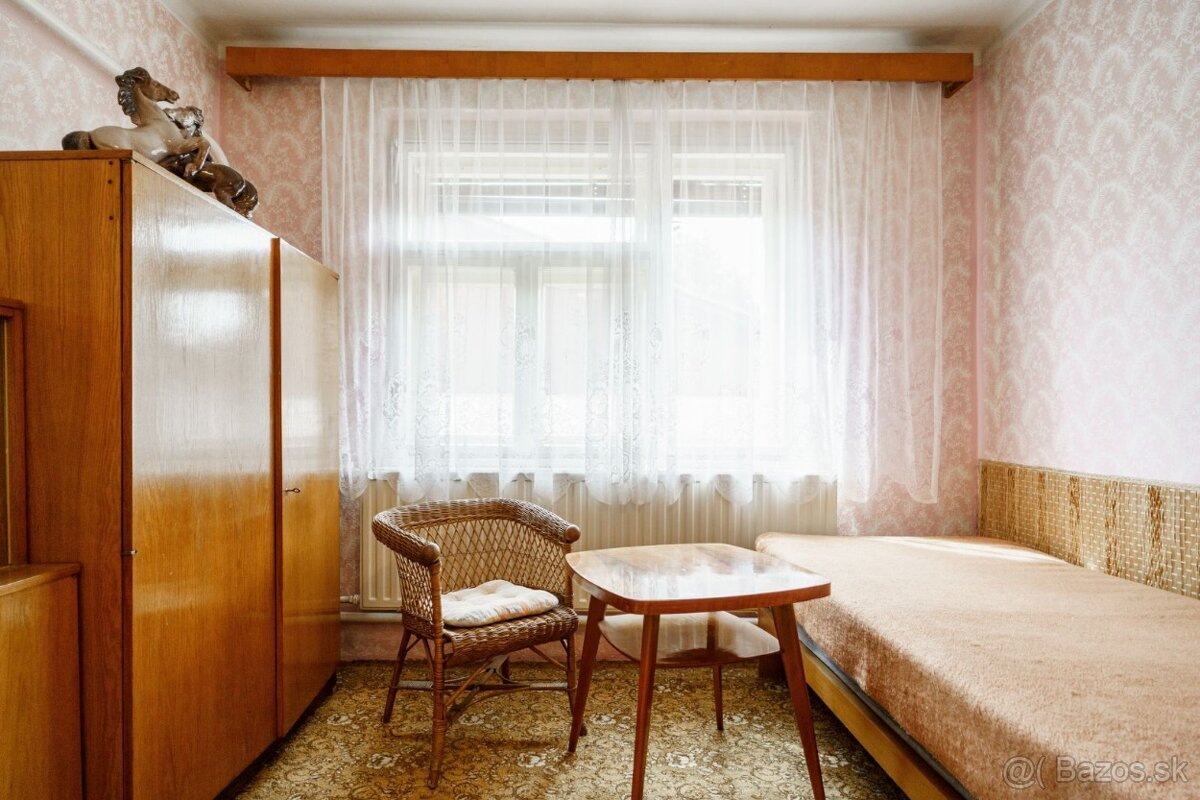 EXKLUZÍVNE na predaj rodinný dom v obci Kovarce, okres TO - 11