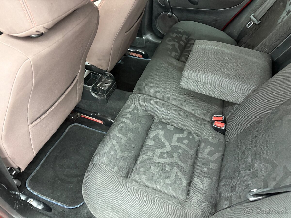 Volkswagen Golf 1.9 TDI 66kw -90hp rotačka 259000km - 11