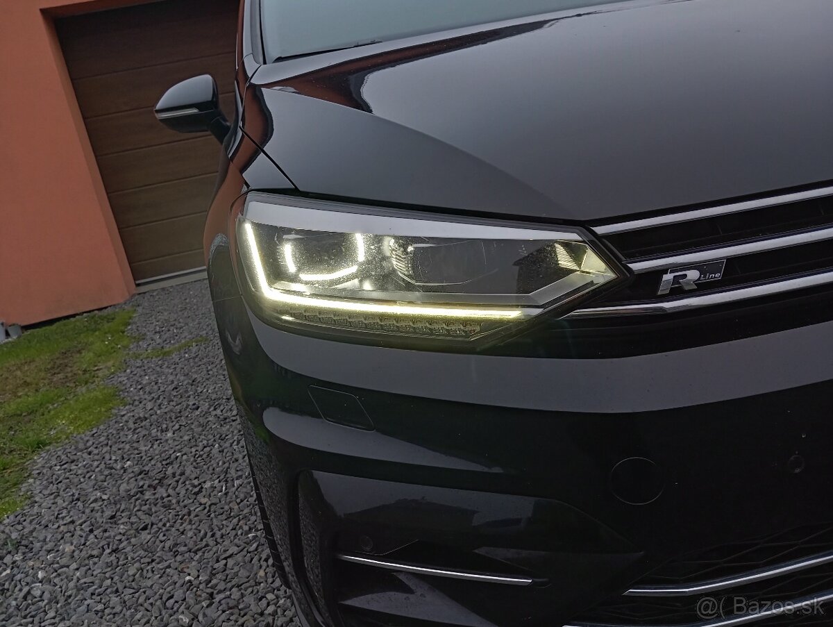 VW Touran R-Line, 7 místný DSG - 11