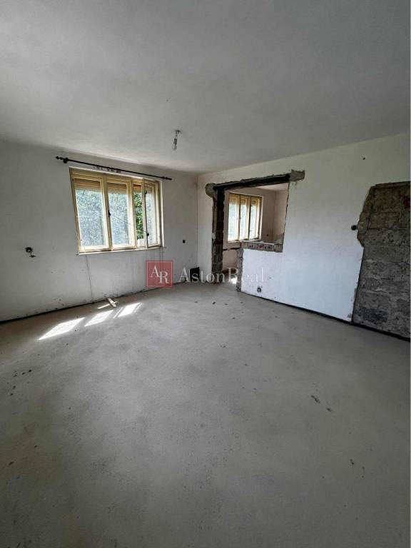 Dvojpodlažný Rodinný Dom na pozemku 786 m2 - Chyžné - 11