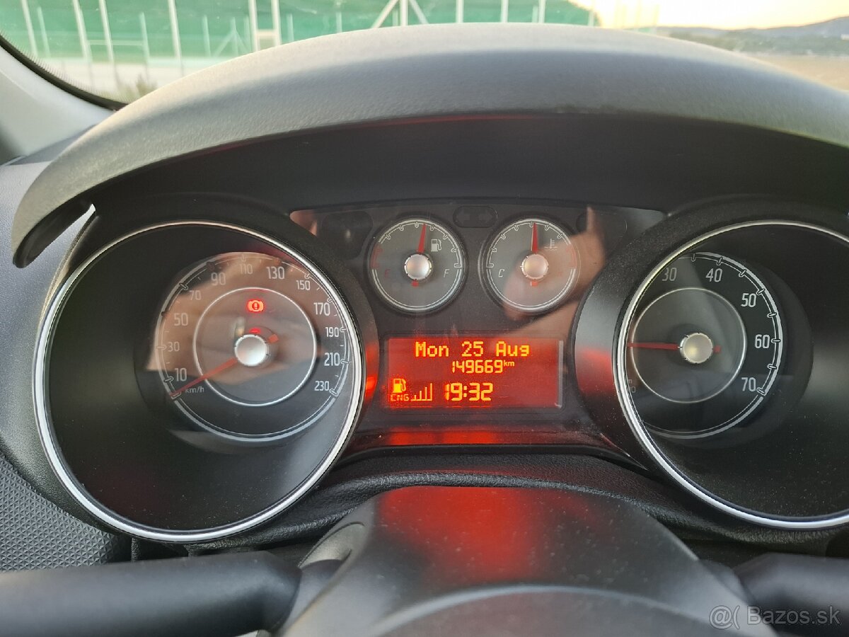 Fiat Grande Punto 1,4 CNG - 11