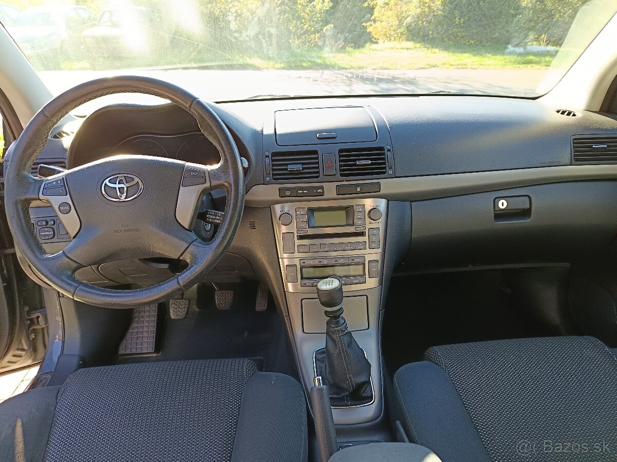 Predam Toyotu Avensis 2.2 D4D-cat - 11