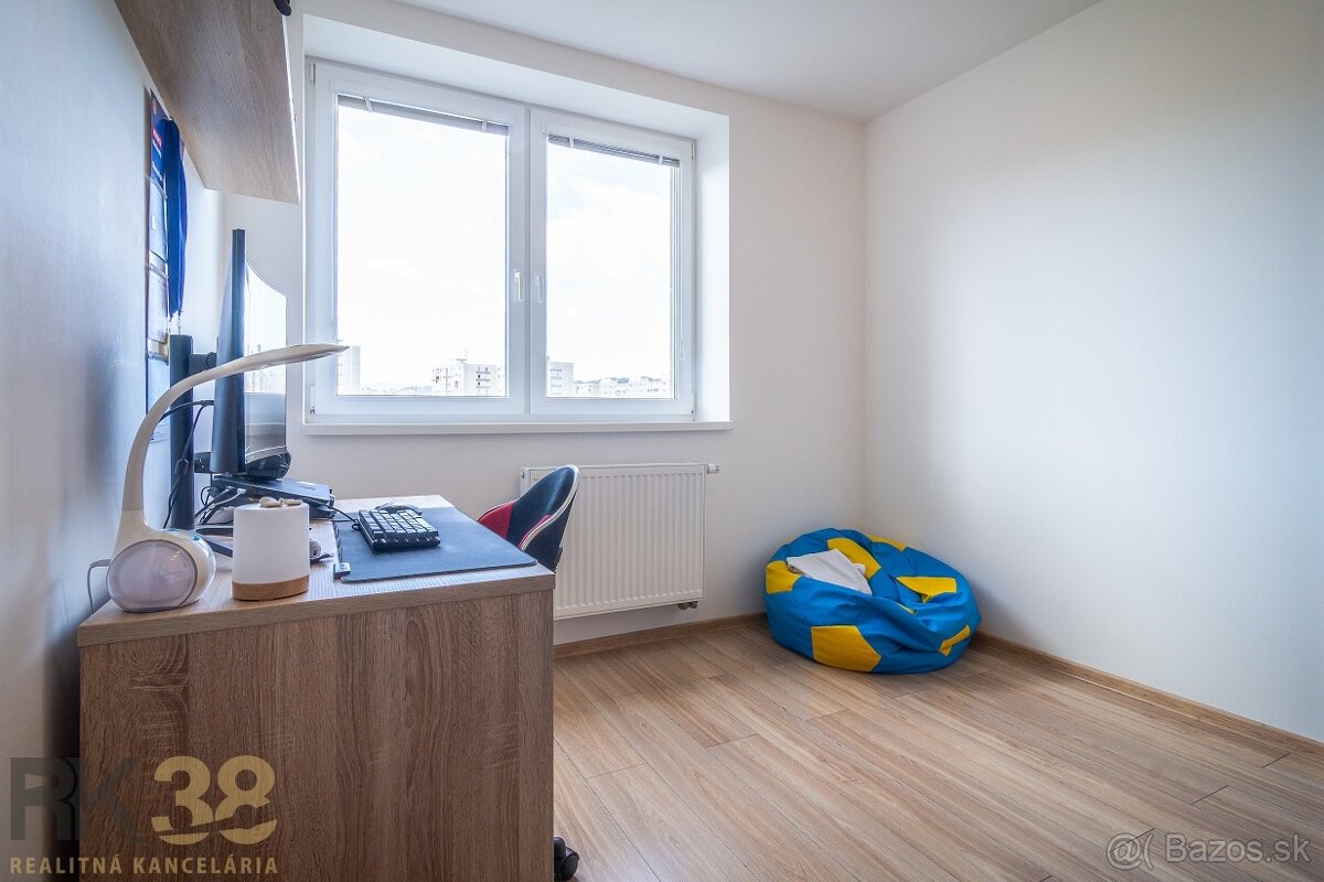 Priestranný 4-izbový byt v obľúbenej lokalite - 11