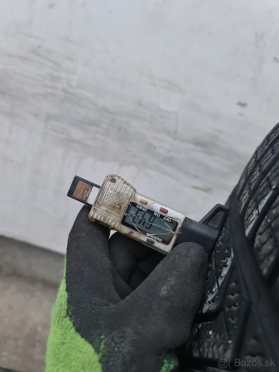 ZIMNE PNEU 245/40 R18 PIRELLI - 11